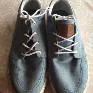 Mens canvas sneakers